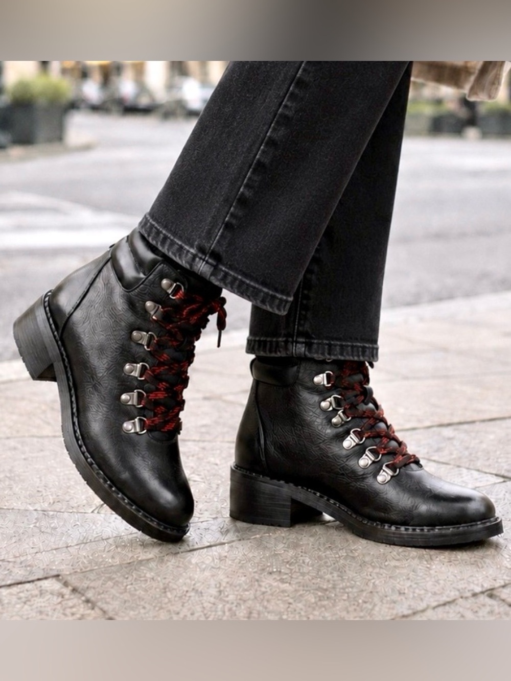 NWOT Gentle Souls by Kenneth Cole Women's Brooklyn Black Leather Lace Up Boots 9